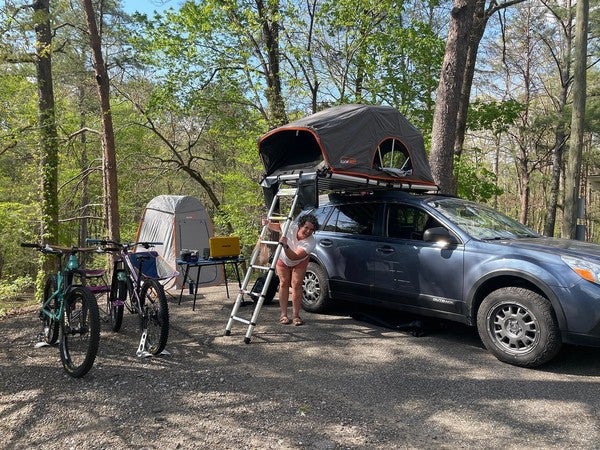 Roofnest Meadowlark softshell roof top tent ladder