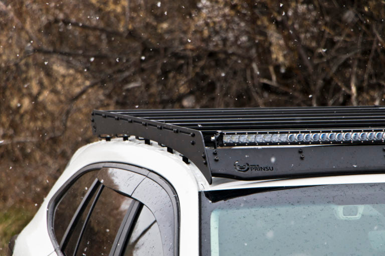 Prinsu 2020 Subaru Outback Roof Rack mounted on a white subaru outback