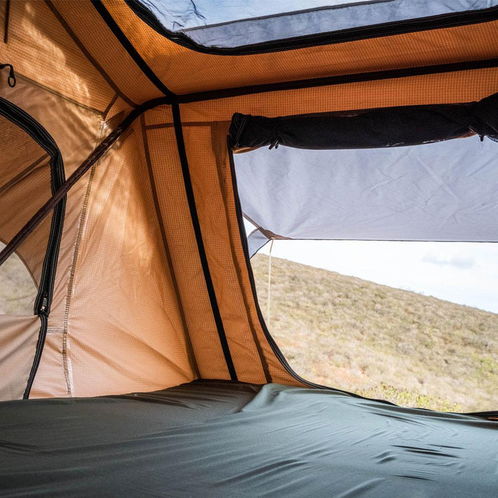 Off‑road adventure roof tent