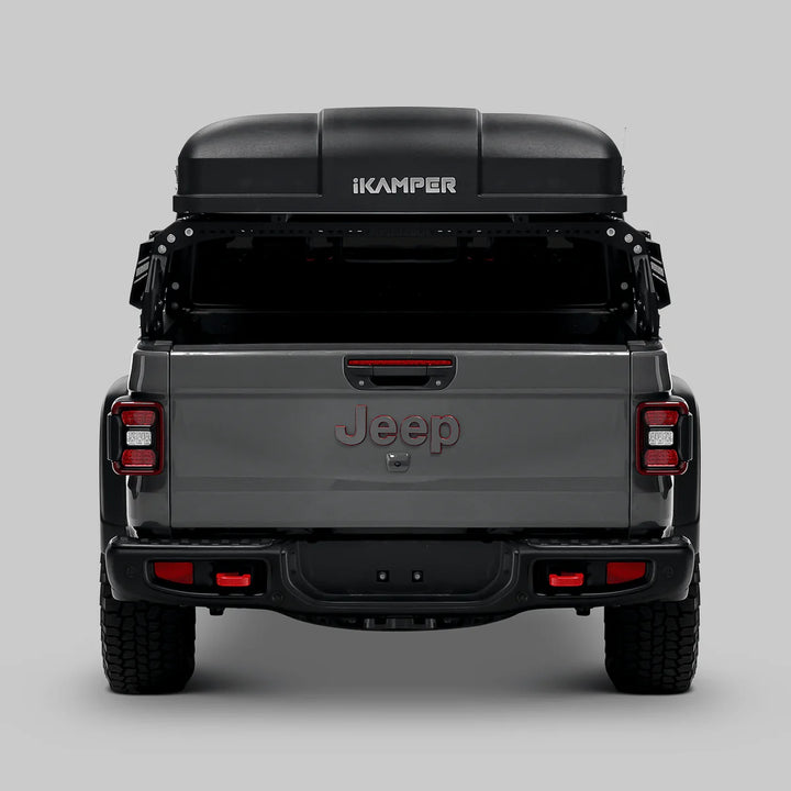 Rooftop tent with anti‑condensation mat