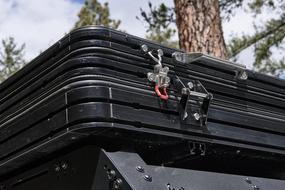 Quick deploy rooftop tent
