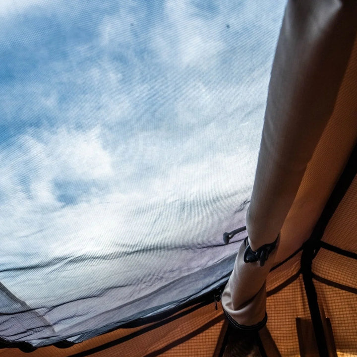 Adventure travel roof tent