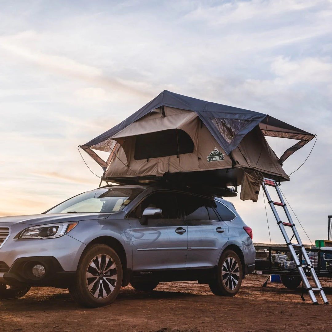Lightweight camping roof tent