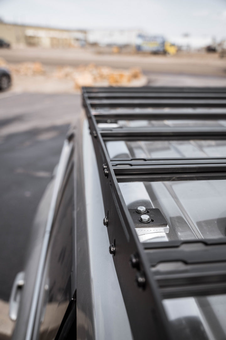 Adventure-ready Prinsu roof rack LX600