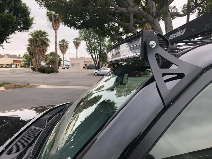 Off-road light bar mounting kit
