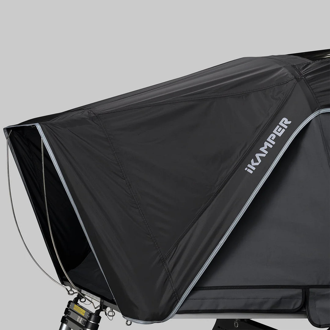 Compact rooftop tent for couples