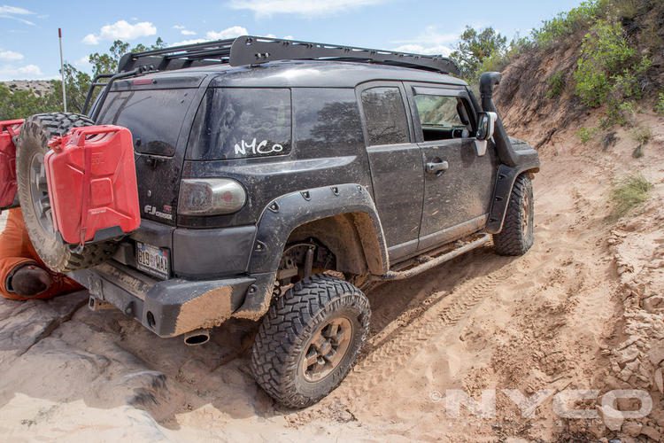 Rugged Prinsu roof rack FJ Cruiser