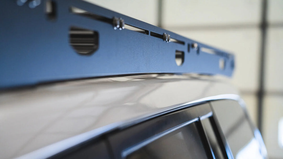 Rugged LX470 roof rack design