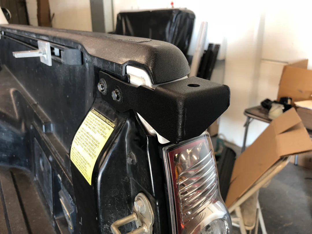 Off-road accessory bracket