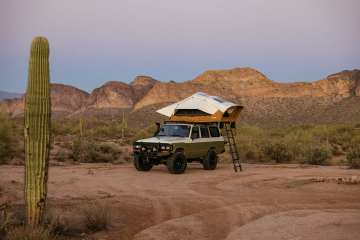 SUV truck roof top shelter