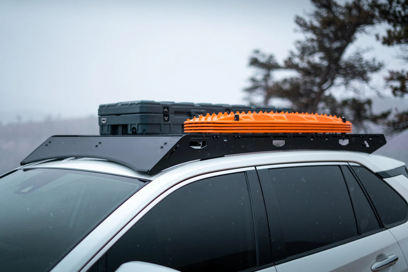 Sherpa Snowmass Rav4 Roof Rack with storage box mounted
